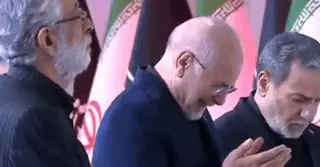 খামেনির জানাজায় শোকে ভেঙে পড়লেন গালিবাফ ও আরাঘচি